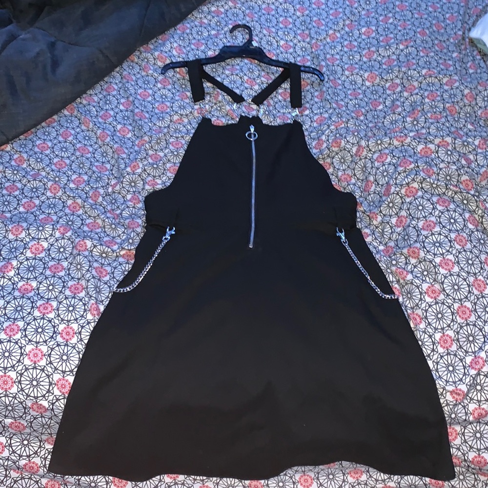 Black O-ring skirtall w/chains